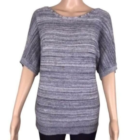 ANN Taylor Loft Gray three-quarter length sleeve shirt top V-back NWT Size Small - Picture 2 of 7